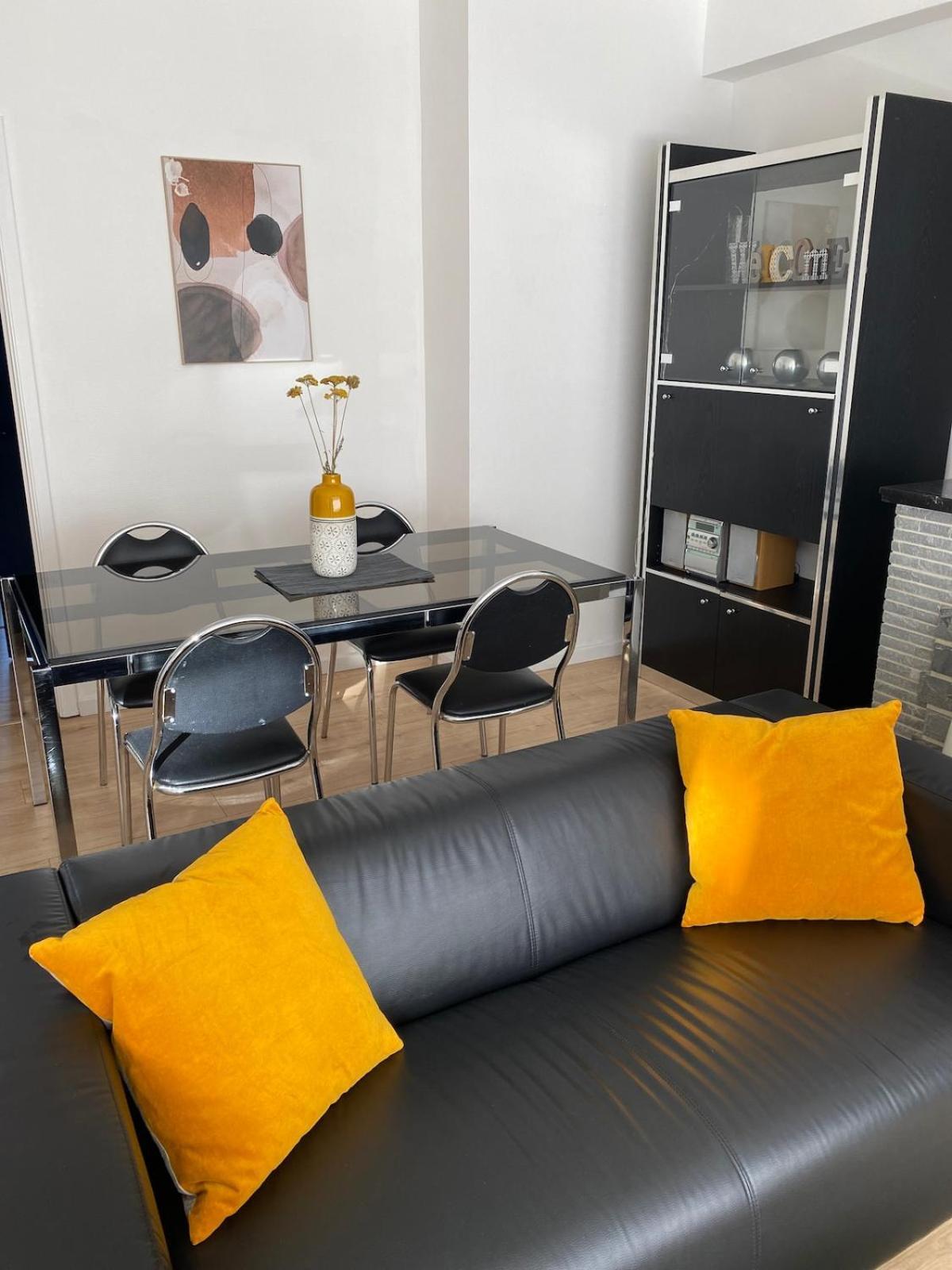 Appartement Lumineux, Idealement Situe - Enfants Bienvenus Namen Buitenkant foto